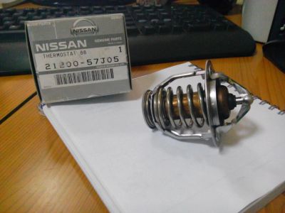 Лот: 7861226. Фото: 1. Термостат Оригинальный Nissan... Двигатель и элементы двигателя