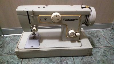 Лот: 9001242. Фото: 1. швейная машинка подольск 132. Швейная, вязальная