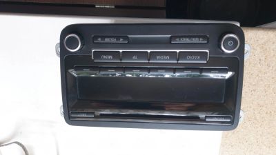 Лот: 17064785. Фото: 1. Магнитола штатная tiguan 2013. Автомагнитолы
