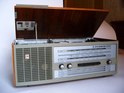 Лот: 3197737. Фото: 1. Корпус ПК в радиоле "Рекорд". Корпуса, блоки питания