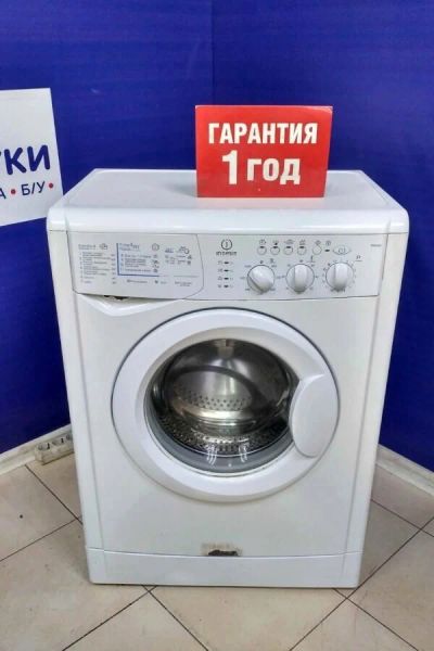 Лот: 16193686. Фото: 1. Стиральная машина indesit wisl... Стиральные машины