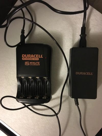 Лот: 9027712. Фото: 1. Зарядное устройство Duracell CEF15KTN... Зарядные устройства, блоки питания для бытовой техники