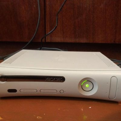 Лот: 7496453. Фото: 1. Xbox 360 Шитый. Игровые приставки, консоли