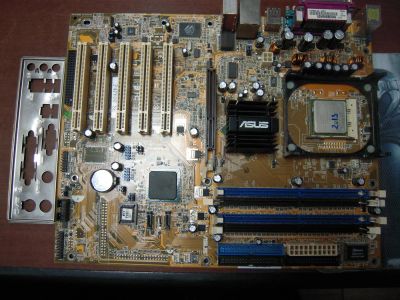 Лот: 4585276. Фото: 1. Материнская плата ASUS P4P800... Материнские платы
