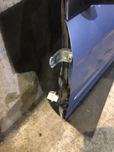 Лот: 21717127. Фото: 1. кронштейн двери Kia Picanto SA. Кузов