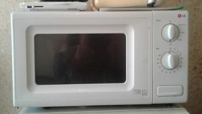 Лот: 8191689. Фото: 1. Микроволновая печь Lg MS 190 A. Микроволновки, мини-печи