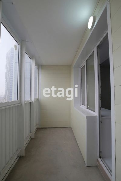 Лот: 20612740. Фото: 1. Продам 3-комн. кв. 100.2 кв.м... Квартиры, студии