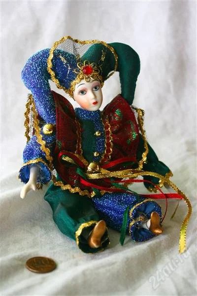 Лот: 1077625. Фото: 1. Куколка "Шут короля". Фигурки, статуэтки
