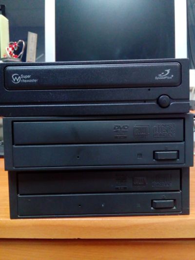 Лот: 15075945. Фото: 1. Приводы 3 штуки. Приводы CD, DVD, BR, FDD