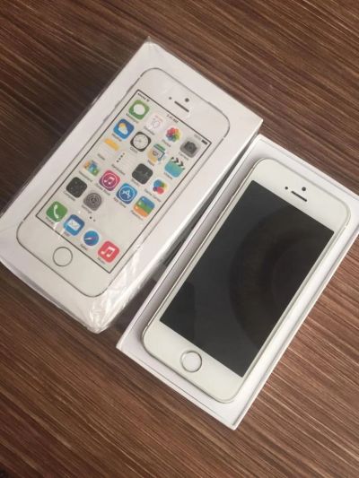 Лот: 8883639. Фото: 1. iPhone 5s 32Gb. Смартфоны
