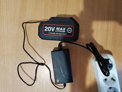 Лот: 20338074. Фото: 1. Зарядник 20v - 21v для китайских... Электроинструмент