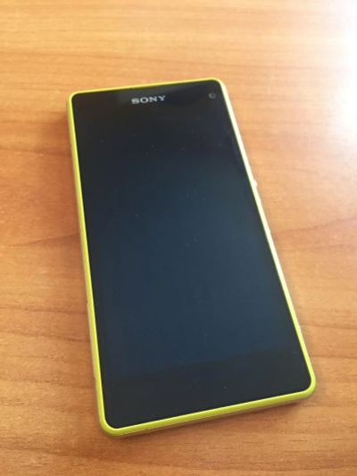 Лот: 7047711. Фото: 1. Sony Xperia z1 compact отличное... Смартфоны