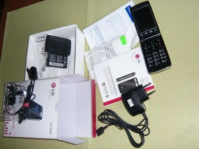 Лот: 1469039. Фото: 1. LG KF300 Чёрный, комплект полный... Кнопочные мобильные телефоны