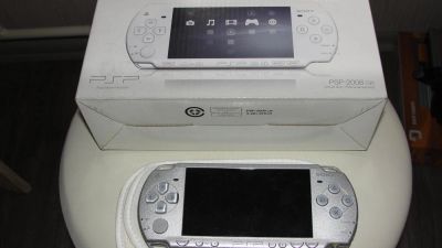 Лот: 4439373. Фото: 1. PSP Slim 2008 8GB чехол коробка. Игровые приставки, консоли