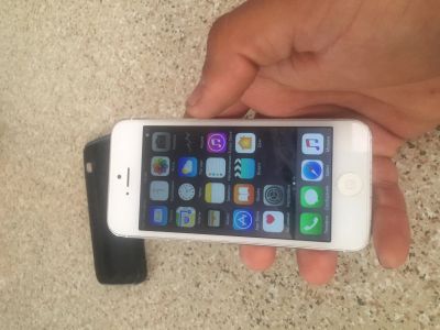 Лот: 13990251. Фото: 1. iPhone 5. Смартфоны