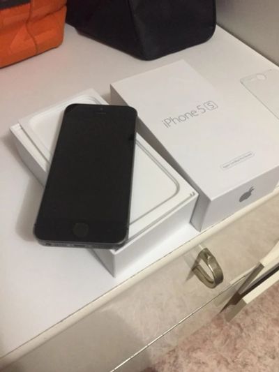 Лот: 10835466. Фото: 1. iPhone 5s. Смартфоны
