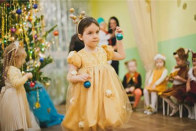 Лот: 6196056. Фото: 1. Новогодний костюм бусенка. Детские карнавальные, праздничные костюмы
