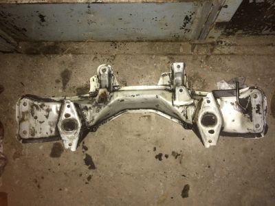 Лот: 14943563. Фото: 1. Балка по ДВС Toyota Mark II JZX81. Кузов