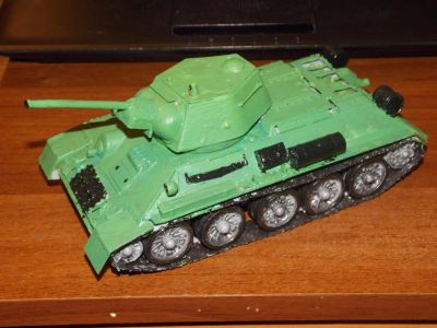 Лот: 4734186. Фото: 1. Средний танк с рубля. Военная техника