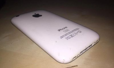 Лот: 6889775. Фото: 1. Белый iPhone 3GS. Новая батарея... Смартфоны