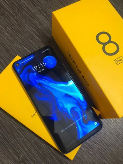Лот: 19000516. Фото: 1. Смартфон realme 8 Pro 6/128 гб... Смартфоны