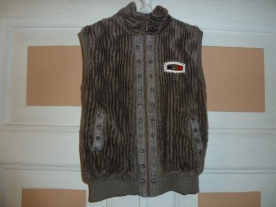 Лот: 16689153. Фото: 1. Жилет меховой Gucci. Пиджаки, жакеты, жилеты