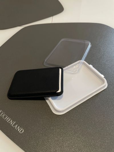 Лот: 24891410. Фото: 1. Apple Wallet Magsafe (не оригинал... Чехлы, бамперы
