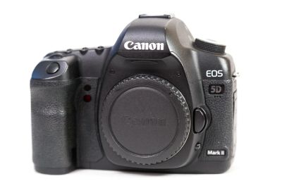 Лот: 8304241. Фото: 1. Фотоаппарат Canon EOS 5D Mark... Цифровые зеркальные
