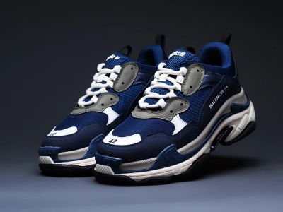 Лот: 16031725. Фото: 1. Кроссовки Balenciaga Triple S... Кеды, кроссовки, слипоны