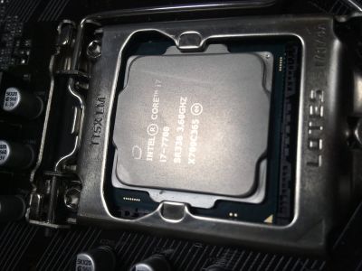 Лот: 12263367. Фото: 1. Процессор новый Core i7-7700. Процессоры