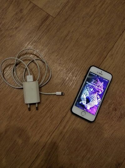 Лот: 12233280. Фото: 1. Iphone 5s 64. Смартфоны