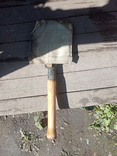 Лот: 16451261. Фото: 1. Малая саперная лопатка. Ручной инструмент