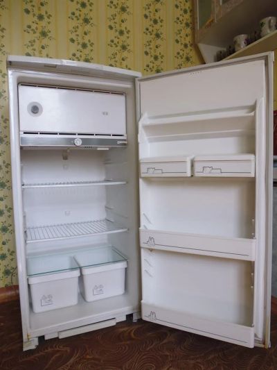 Лот: 3889945. Фото: 1. Холодильник Бирюса 10с-1. Холодильники, морозильные камеры