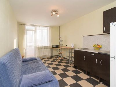 Лот: 4289853. Фото: 1. Сдаю гостинку на Мичурина, 4 за... Квартиры, студии