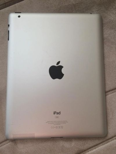 Лот: 10081982. Фото: 1. ipad 2 16 gb wifi. Планшеты