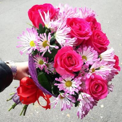 Лот: 6399444. Фото: 1. Сборный букетик, пышный. Очень... Свежие цветы