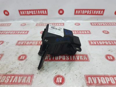 Лот: 20899723. Фото: 1. Блок предохранителей Toyota Avensis... Двигатель и элементы двигателя