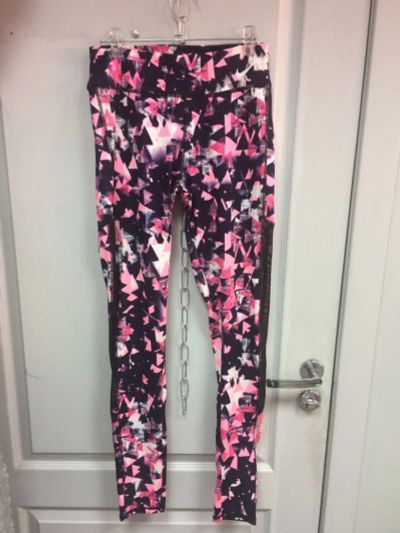 Лот: 9274993. Фото: 1. Цветные лосины Nike. Спортивные брюки, штаны