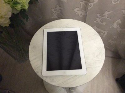 Лот: 8403434. Фото: 1. iPad 4 32 gb wi-fi + Cellulare. Планшеты