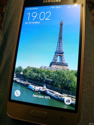 Лот: 15075417. Фото: 1. Samsung Galaxy J1 gold. Смартфоны