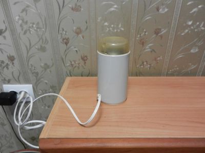 Лот: 3225009. Фото: 1. Полезная в хозяйстве Кофемолка. Кухонная