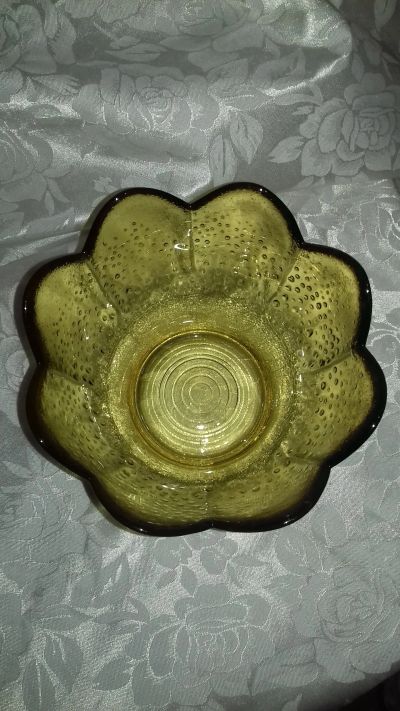 Лот: 25888634. Фото: 1. Вазочка коричневая , цветное стекло... Предметы интерьера и быта