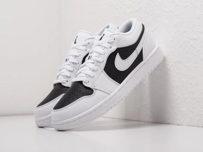 Лот: 18814119. Фото: 1. Кроссовки Nike Air Jordan 1 Low... Кеды, кроссовки, слипоны