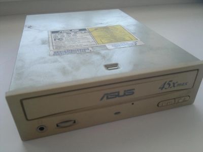Лот: 9091598. Фото: 1. Отдам оптический привод ASUS CD-R. Приводы CD, DVD, BR, FDD