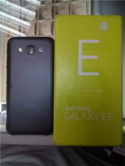 Лот: 7843483. Фото: 1. Samsung Galaxy E5. Смартфоны