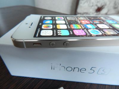 Лот: 4994776. Фото: 1. Ipone 5S Gold 16G. Смартфоны