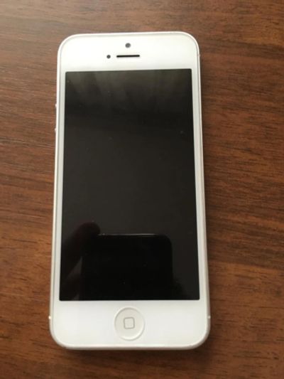 Лот: 7557391. Фото: 1. Apple Iphone 5 white. Смартфоны