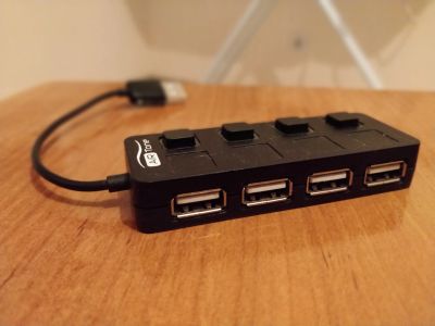 Лот: 13394701. Фото: 1. usb хаб AirTone. USB хабы