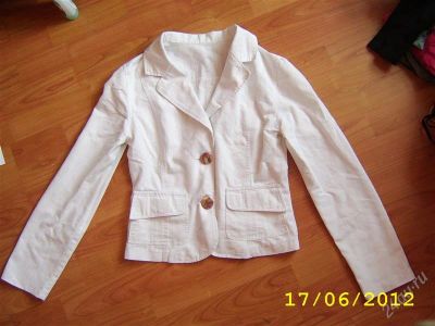 Лот: 1891451. Фото: 1. белый пиджак. Пиджаки, жилеты