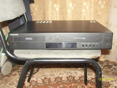 Лот: 1573867. Фото: 1. DVD проигрователь SAMSUNG. DVD, Blu-Ray плееры